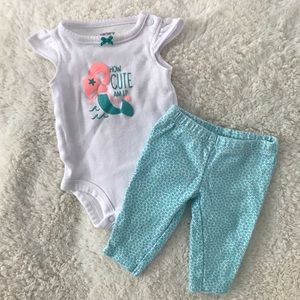 Carters Newborn 2 piece set